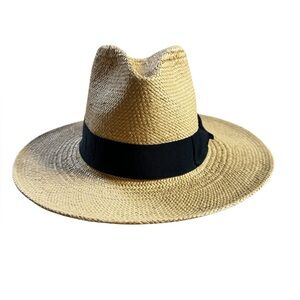 NWOT Nordstrom Classic Straw Panama hat Tan Fedora with Black Band beach resort